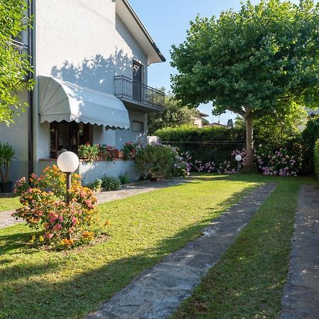 Apartment Holiday Versilia Camaiore Ngoại thất bức ảnh