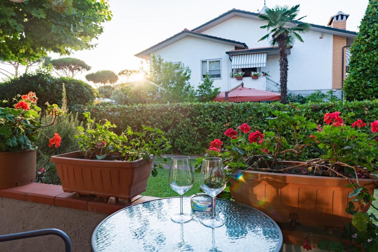 Apartment Holiday Versilia Camaiore Ngoại thất bức ảnh