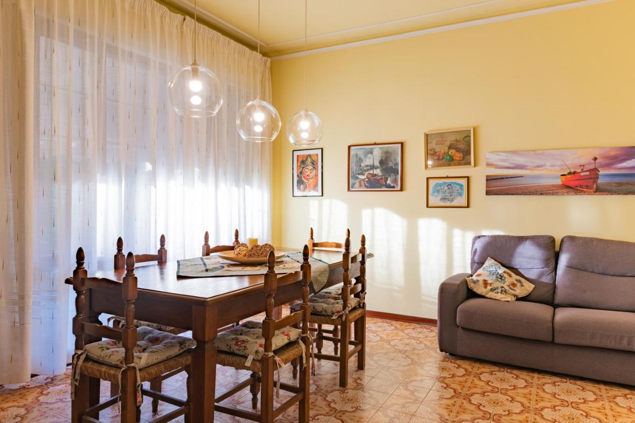 Apartment Holiday Versilia Camaiore Ngoại thất bức ảnh